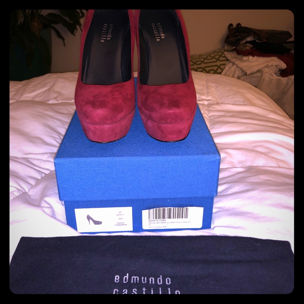 Edmundo Castillo Jo Suede Platform Pump